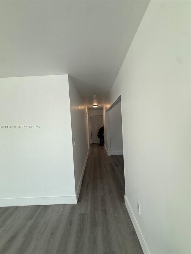 Building Photo - 1055 NW 34th Ave