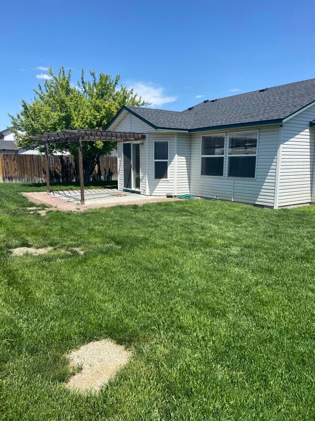 Building Photo - 1745 Challis Dr