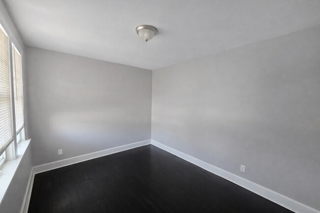 Building Photo - 1908 W Market St