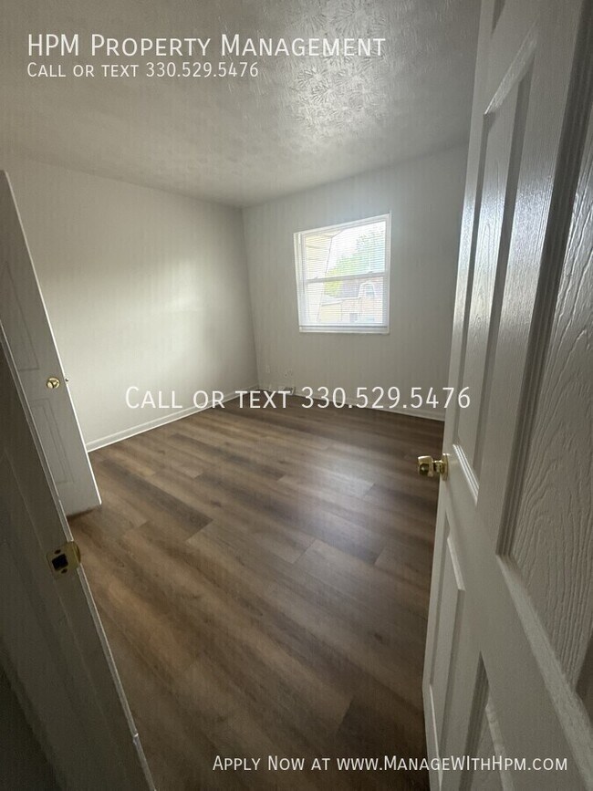 Building Photo - 143 W Overdale Dr
