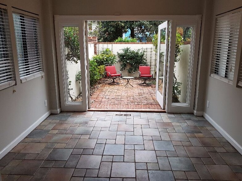 Building Photo - 336 5th St NE