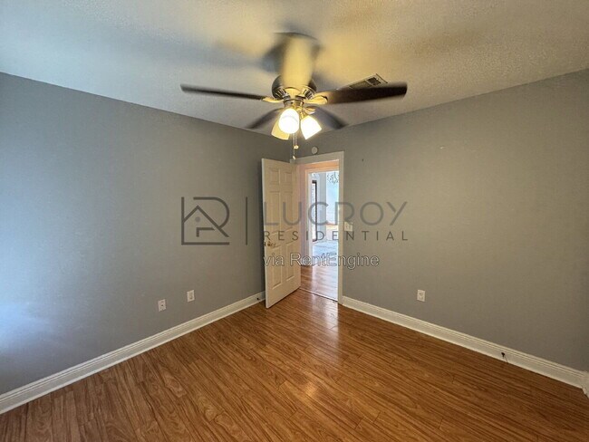 Building Photo - 103 Canter Cove