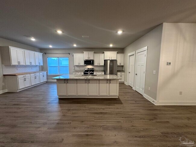 Building Photo - 10984 Coues Dr