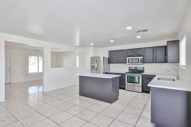 Building Photo - 25771 W Satellite Ln