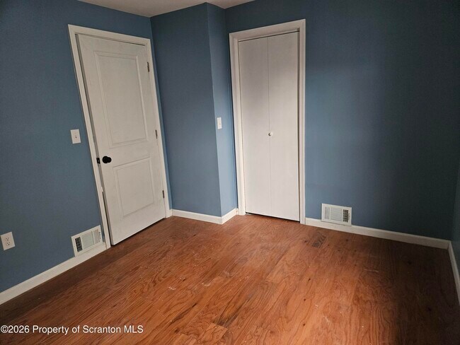 Building Photo - 335 Phelps St