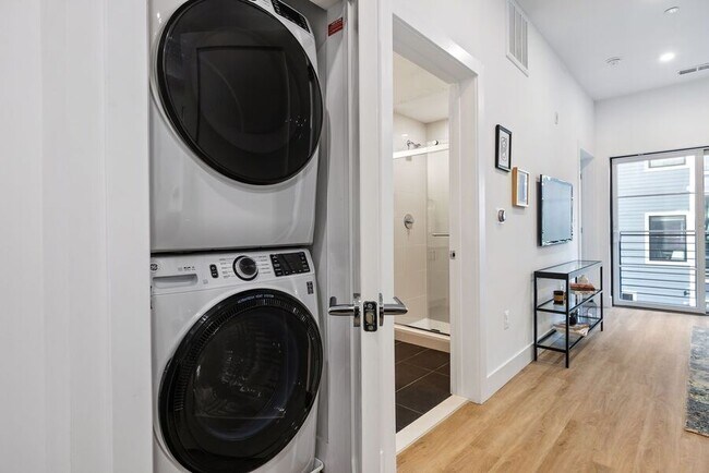 Building Photo - 2310 4th St NE