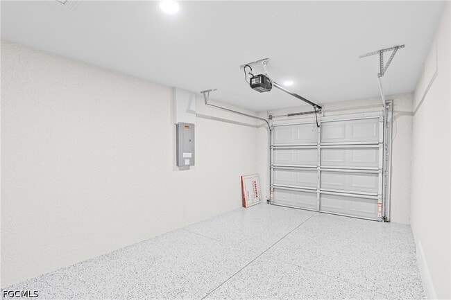 Building Photo - 313 Laurel Ave