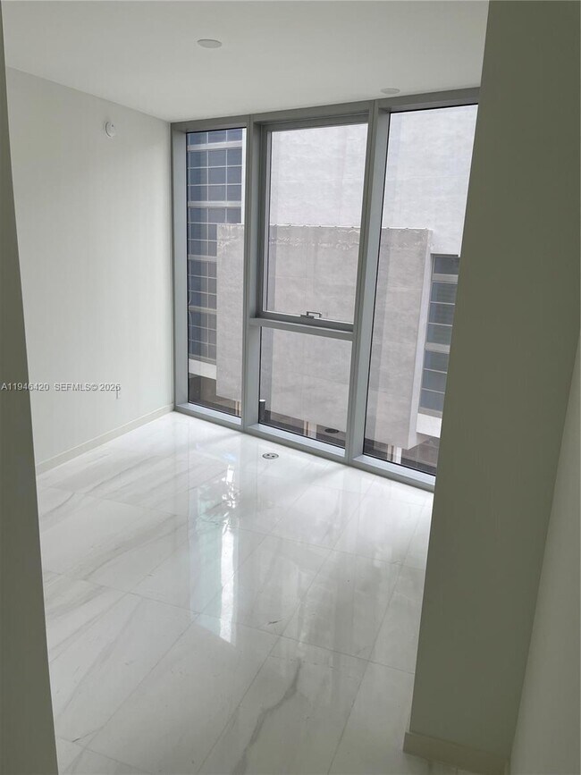 Building Photo - 300 Biscayne Blvd Way