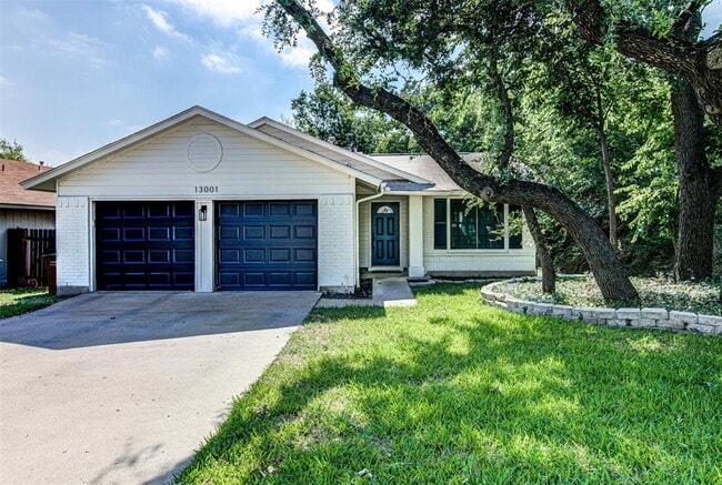 Building Photo - 13001 Campos Dr