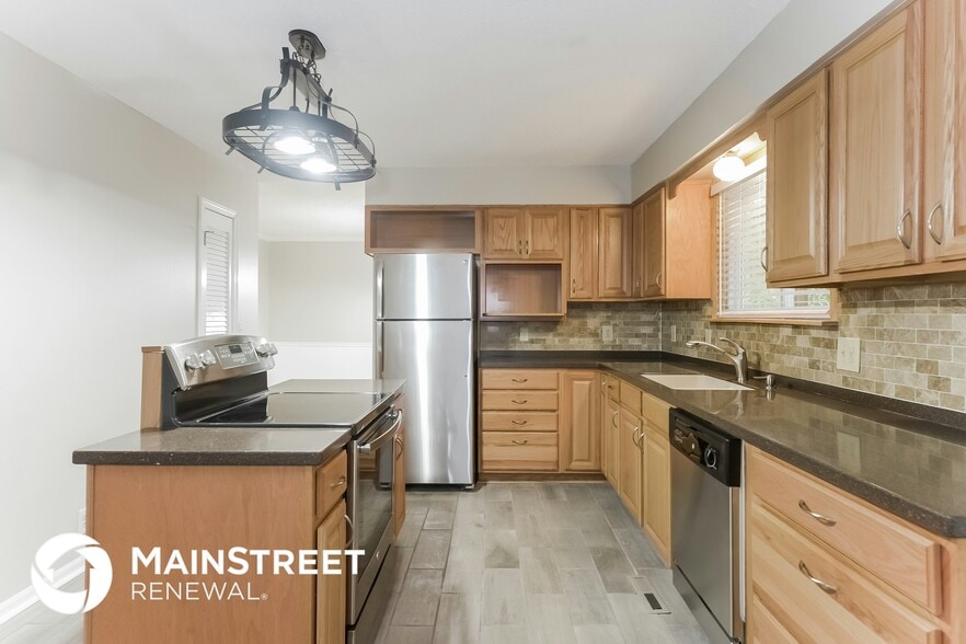 Building Photo - 6400 Longview Rd