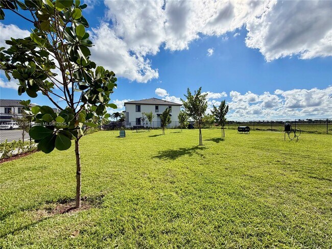 Building Photo - 19113 SW 344th Ter