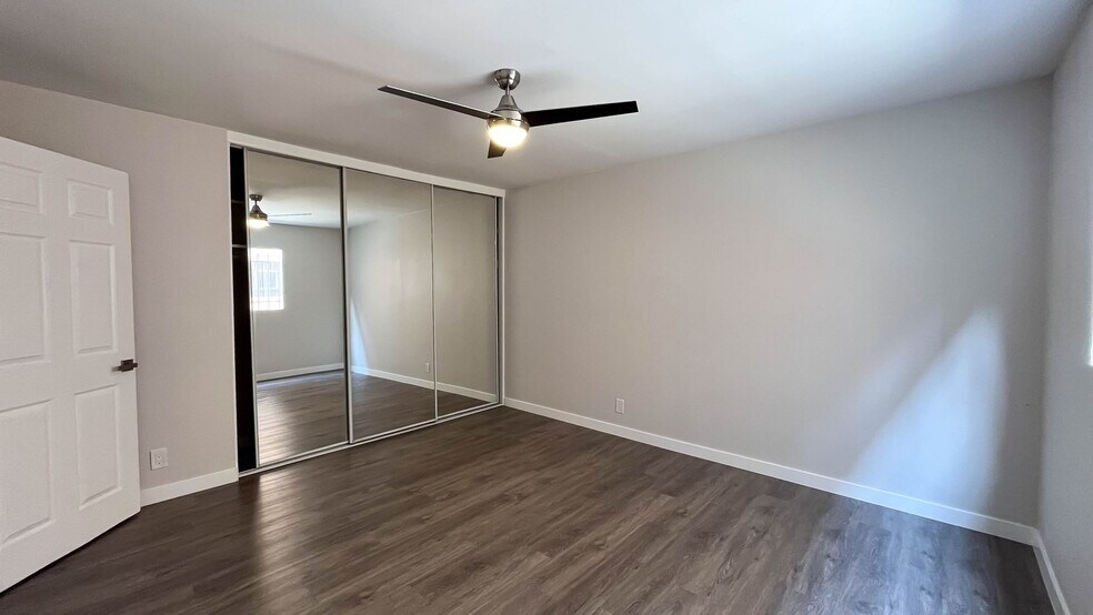 Interior Photo - Menlo 1