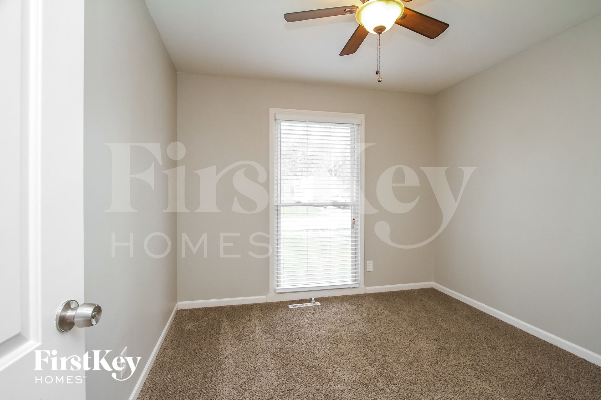 Building Photo - 303 N Bromley St