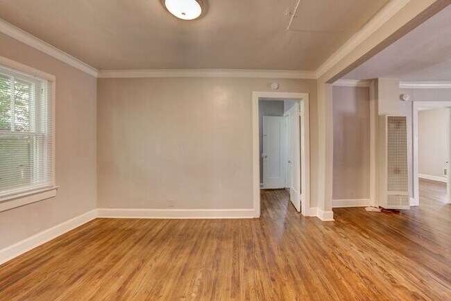 Building Photo - 812 S Birmingham Ave