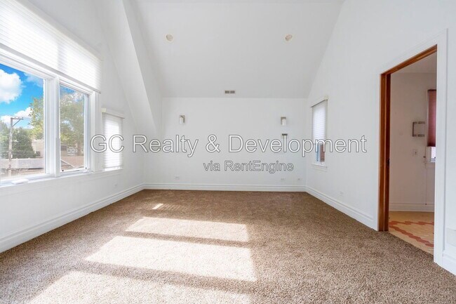 Building Photo - 3735 N Tripp Ave