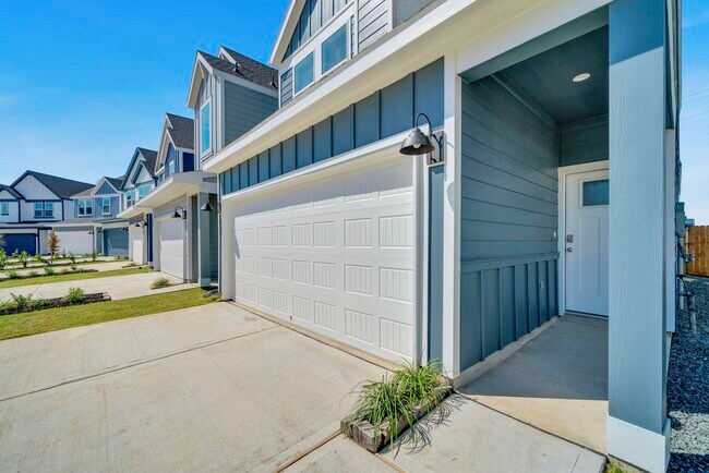 Building Photo - 10316 Penryn Frst Trl