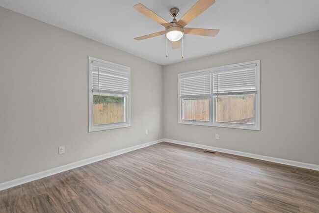 Building Photo - Experience Modern Living: Newly Renovated ...