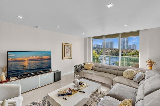 Building Photo - 19390 Collins Ave