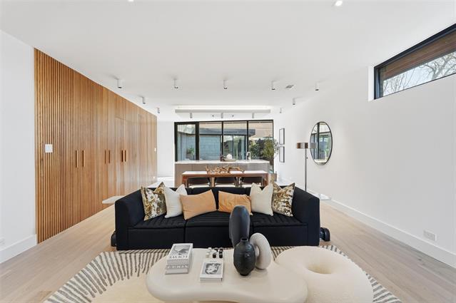 Building Photo - 6822 Victoria Ave