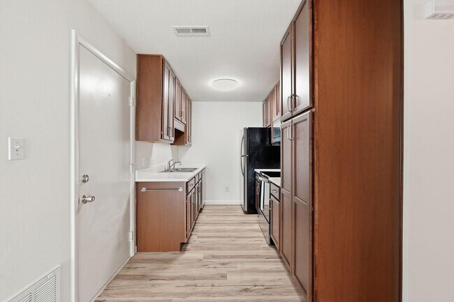 Building Photo - 5 Kelly Way