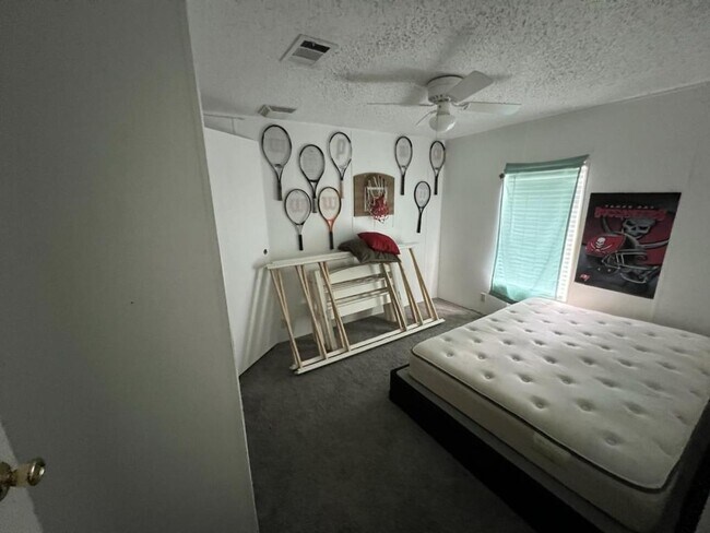 Building Photo - 5135 N Western Dr