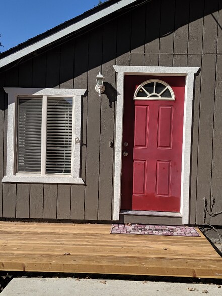 Building Photo - 7529 Walnut Dr