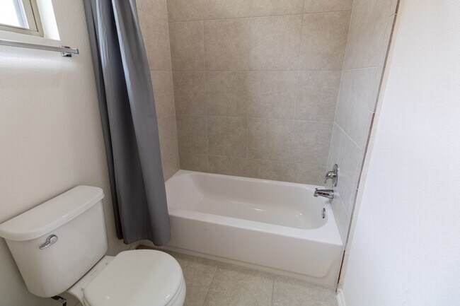 Building Photo - Charming Oasis in Wells Branch: Spacious 3-Bed Home with Stylish Upgrades!