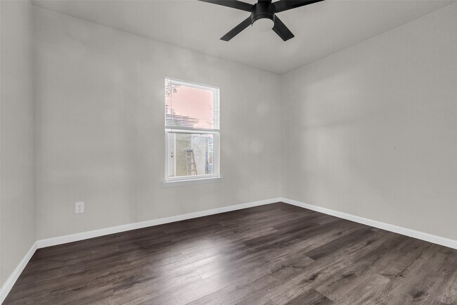 Building Photo - 116 Gans St