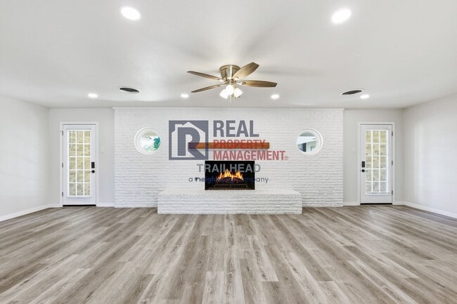 Building Photo - Spacious Modern 5 Bed / 2.5 Bath + 1 Bed / 1 Bath ADU in Wedgwood