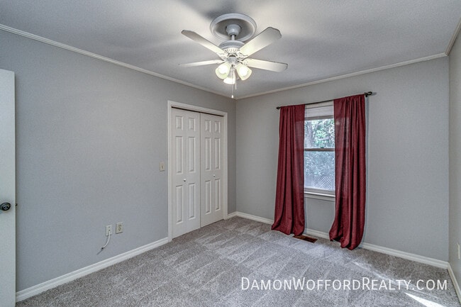 Building Photo - 1435 Roxbury Ct