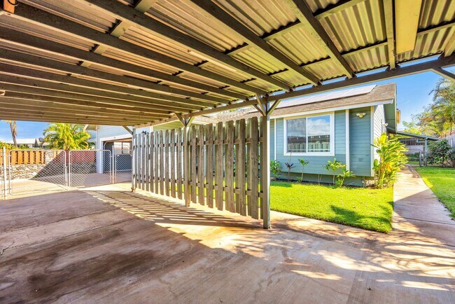 Building Photo - 305 Uala Pl