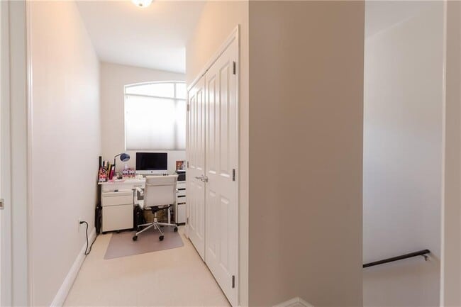 Building Photo - 1155 Glenridge Pl NE