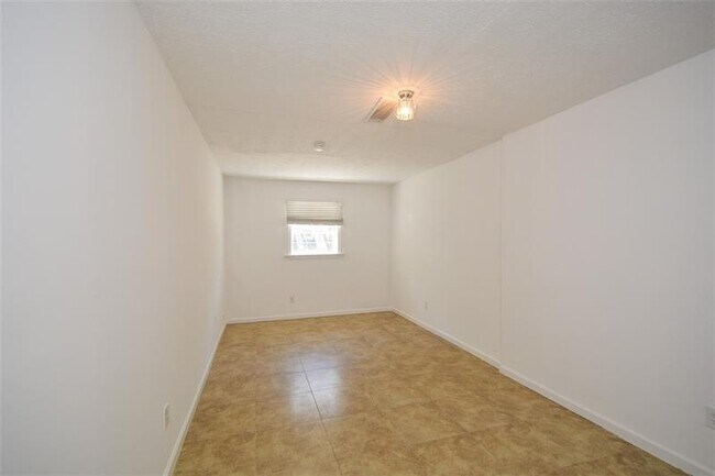 Building Photo - 160 Timber Creek Ln SW