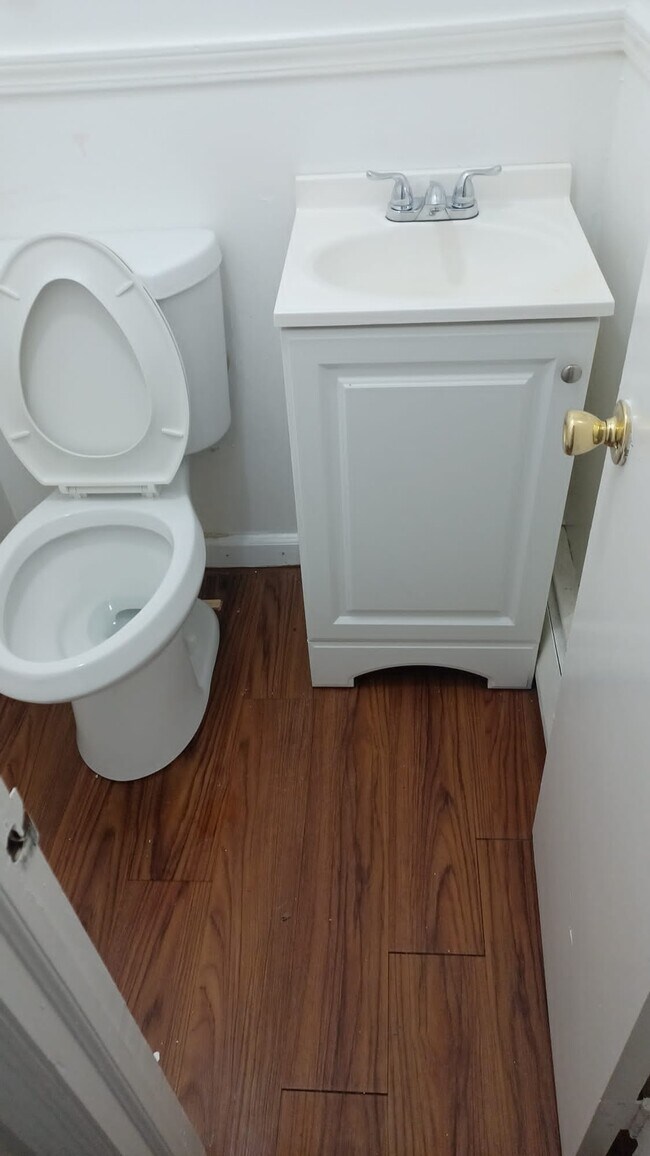 Building Photo - 82 Glen Eagle Dr