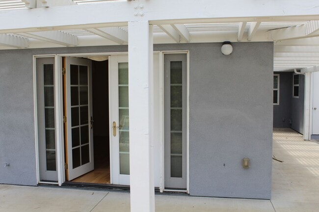 Building Photo - 3/2 Single-Story Home for Lease in Claremo...