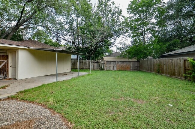 Building Photo - 14106 Locke Ln