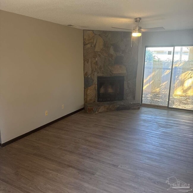 Building Photo - 455 Stara Cir