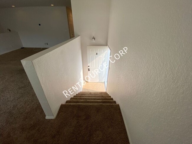 Building Photo - 43328 Lookabout Rd