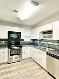Building Photo - 1449 Longdale Dr