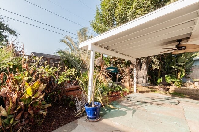 Building Photo - Beautiful single family house for rent
