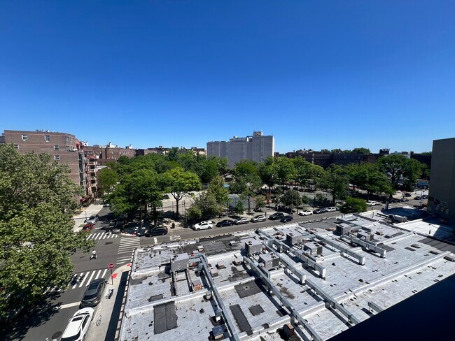 Building Photo - 37-11-11 82nd St