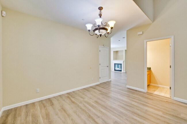 Building Photo - Awesome Home Located in a Quiet Tree Line Neighborhood