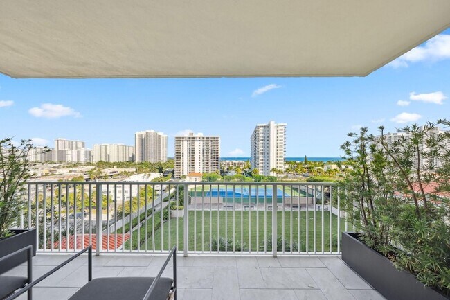 Building Photo - 3020 NE 32nd Ave