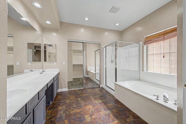 Building Photo - 17446 W Yavapai St