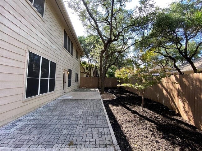 Building Photo - 4 Muirfield Greens Cove