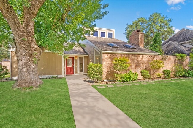 Building Photo - 707 Center Hill Dr
