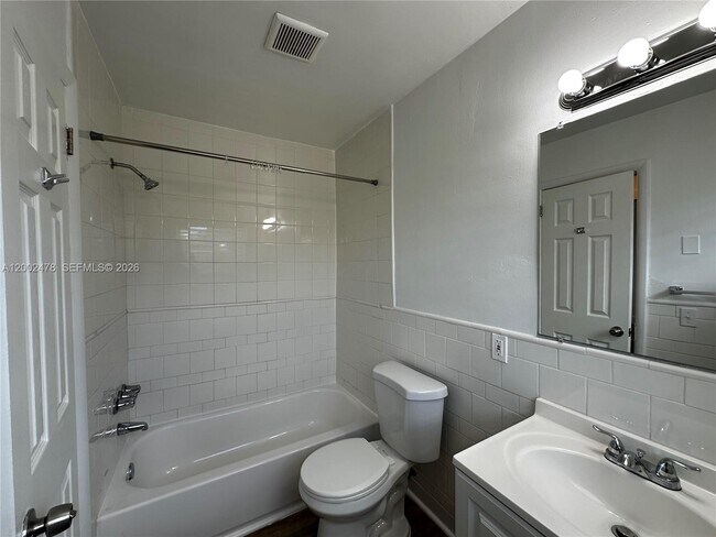 Building Photo - 2321 Madison St