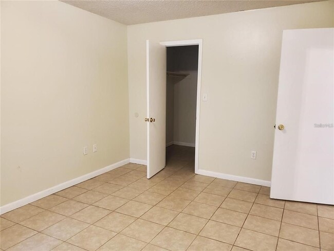 Building Photo - 734 Shakespeare Dr