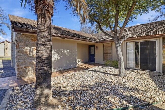 Building Photo - 100 Bay Point Dr