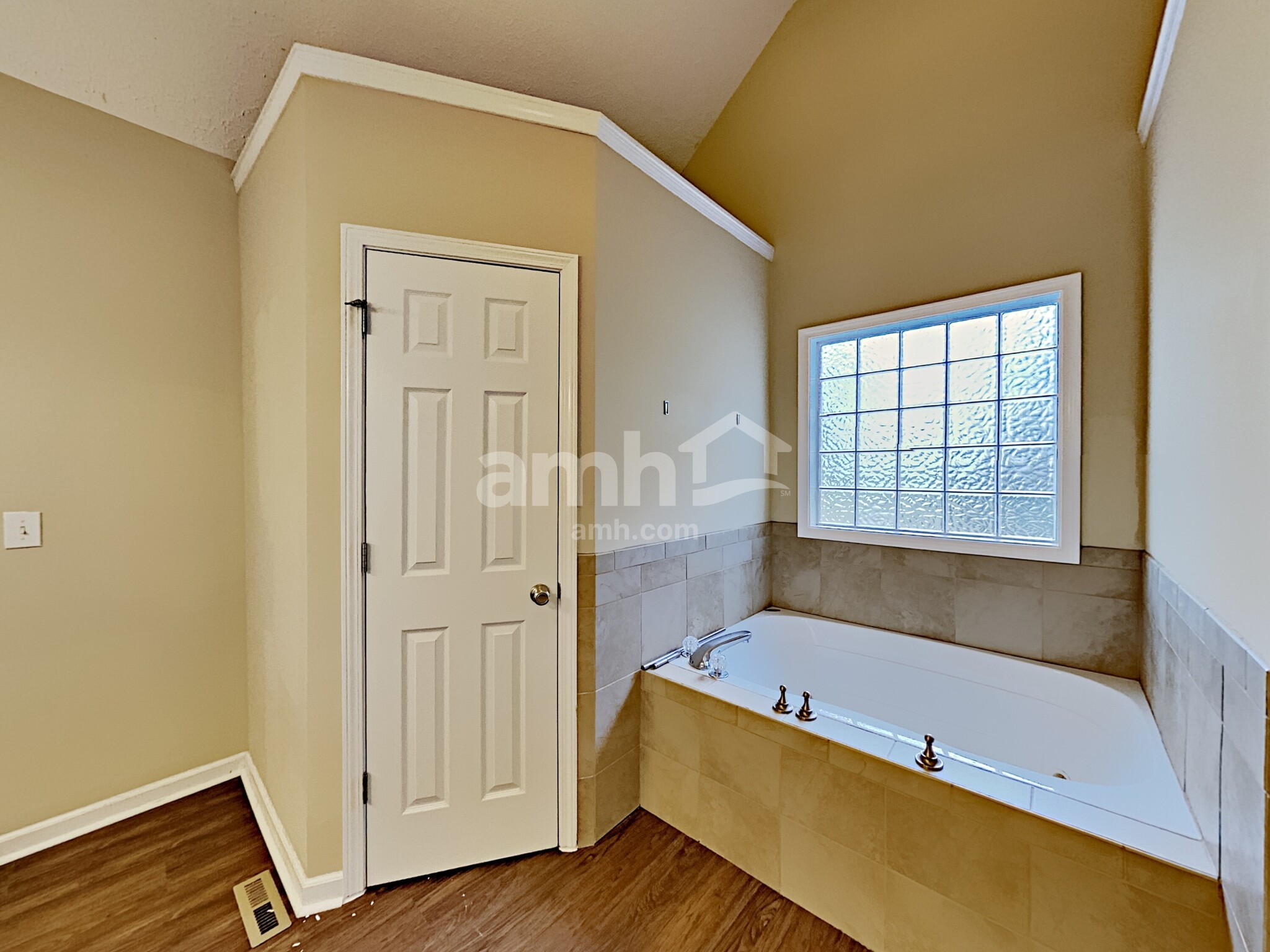 Building Photo - 3532 Dorothy Dr